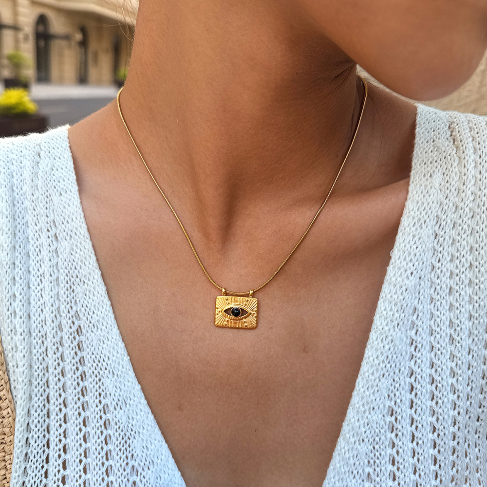 Collier Pendentif Œil De Diable Quotidien Simple Series En Acier Inoxydable Étanche Couleur Or Pour Femme Image4