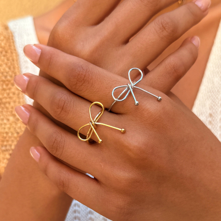 Bague Simple Series Daily Bow Knot en acier inoxydable étanche couleur or