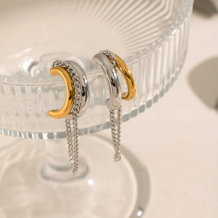 Boucles d'oreilles à clous pour femmes, en acier inoxydable imperméable, couleur or, avec pompon 2