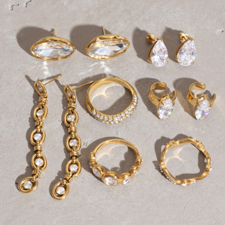 Boucles d'oreilles puces élégantes pour femmes, en acier inoxydable imperméable, couleur or, forme irrégulière, patchwork, zircon. 2