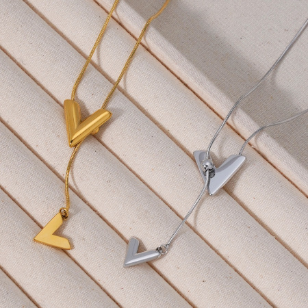 Colliers pendentifs pour femmes en acier inoxydable étanche, forme simple en V, couleur or 2