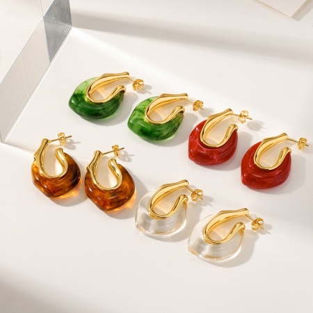 Boucles d'oreilles puces pour femmes, en acier inoxydable, couleur or, étanches, en forme de C, avec monture en acrylique et détails en acrylique doré, collection Simple Series