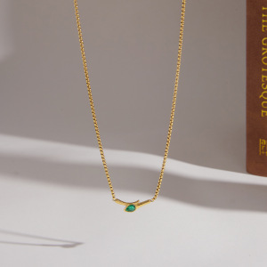 Collier Pendentif Femme Luxueux Au Style Rétro, En Acier Inoxydable, Couleur Or, Orné D'Un Zircon Et D'Une Chaîne Serpent. h5 Image4