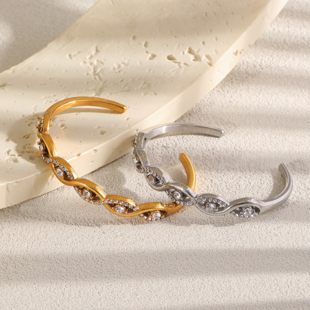Bracelet manchette simple à torsion en acier inoxydable étanche couleur or avec zircon pour femme