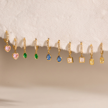 Boucles d'oreilles pendantes pour femme, élégantes et géométriques, en acier inoxydable doré et zircon, étanches, de la collection Luxueuse Series.