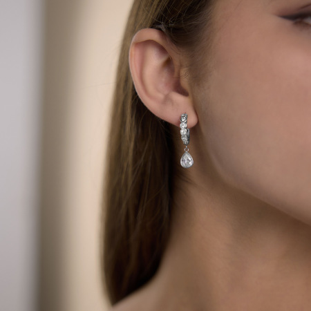 Boucles d'oreilles pendantes élégantes en acier inoxydable doré, imperméables, serties de zircon, de la série Luxueuse. 2
