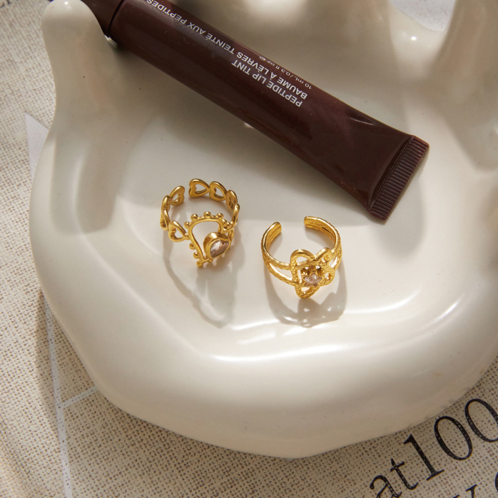 Bagues De Luxe Rétro En Acier Inoxydable, Ornées D'Un Cœur Et D'Une Étoile, Avec Zircon Doré Et Imperméable, Ornées D'Un Cœur Et D'Une Étoile. Collection Rétro. Image4