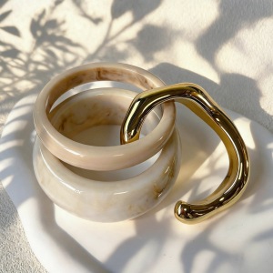 Ensembles De Bracelets Pour Femmes En Résine Dorée À Dégradé De Couleurs Et De Forme Irrégulière h5 Image4