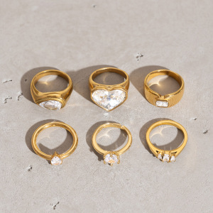 Bague Élégante En Forme De Cœur, En Acier Inoxydable Étanche Couleur Or, Sertie De Zircon Et Ornée D'Une Pierre Précieuse. h5 Image3