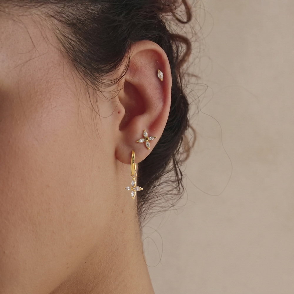 Boucles D'Oreilles Élégantes Clover En Acier Inoxydable Étanche Couleur Or Avec Zircon Pour Femmes Image5