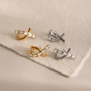 Boucles D'Oreilles Puces Élégantes En Acier Inoxydable Doré, Ornées D'Un Nœud Papillon Et De Zircon, Pour Femmes, Collection Luxueuse. h5 Image2
