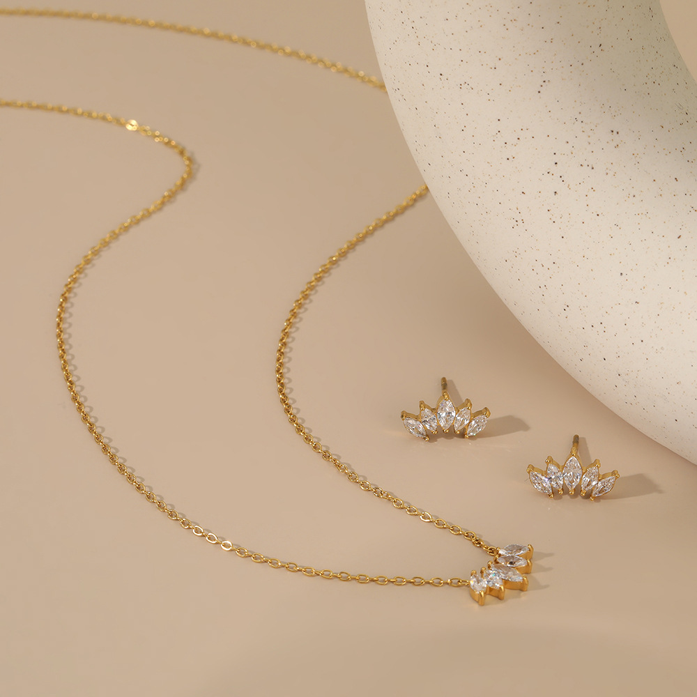 Ensembles De Colliers Pour Femmes En Acier Inoxydable Imperméable Couleur Or Avec Zircon, Collection Simple Series Image2