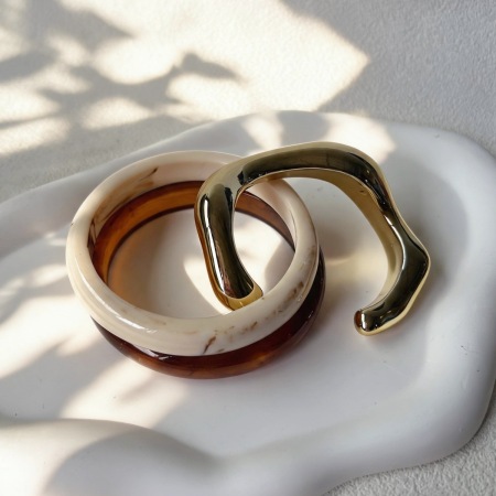 Bracelets pour femmes en résine à dégradé de couleurs et de forme irrégulière 2