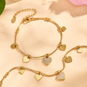 Bracelet À Breloques Pour Femme, Élégant, En Acier Inoxydable, Couleur Or, Orné D'Une Fleur Et D'Un Cœur. Collection Luxueuse. h5 Image3