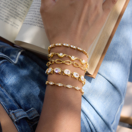 Bracelet chaîne pour femme en acier inoxydable doré, imperméable, de forme géométrique luxueuse, orné de zircon et de zircon. 2