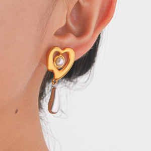 Boucles D'Oreilles Pendantes Pour Femme, Modèle Daily Droplet Heart, En Acier Inoxydable Doré Et Perles D'Eau Douce. h5 Image4