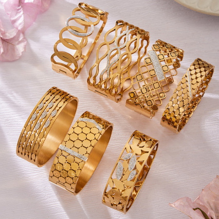 Bracelets pour femmes en acier inoxydable imperméables, luxueux, de forme géométrique circulaire ajourée, style hip-hop/rock 2