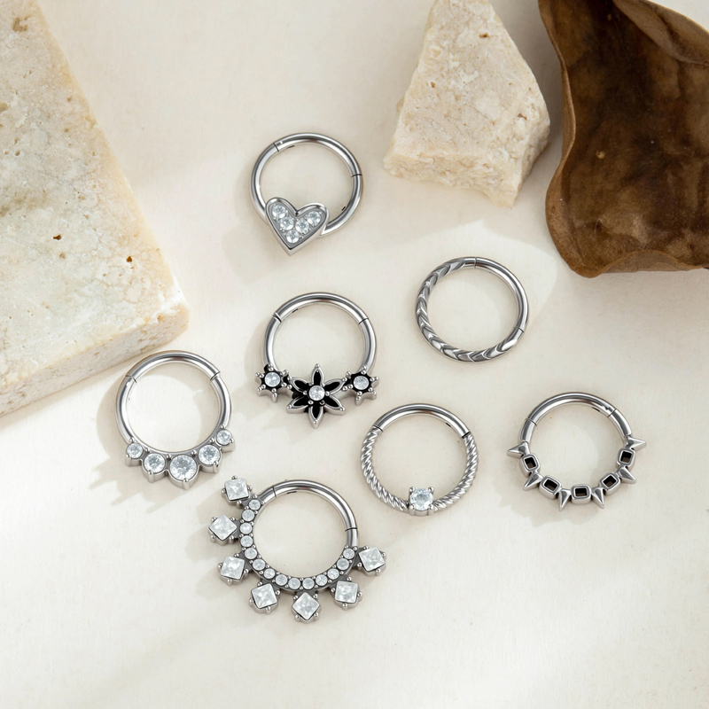 Piercing De Nez Pour Femme, En Acier Inoxydable, Couleur Or, Avec Zircon Et Motif Floral En Forme De Cœur. Image7