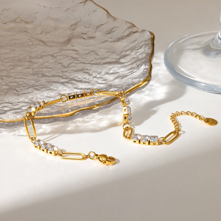 Bracelet chaîne pour femme, élégant et géométrique, en acier inoxydable, couleur or, avec zircon, étanche. Collection Luxueuse. 2