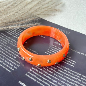 Bracelets Pour Femmes En Résine À Rivets Et Dégradé De Couleurs Punk h5