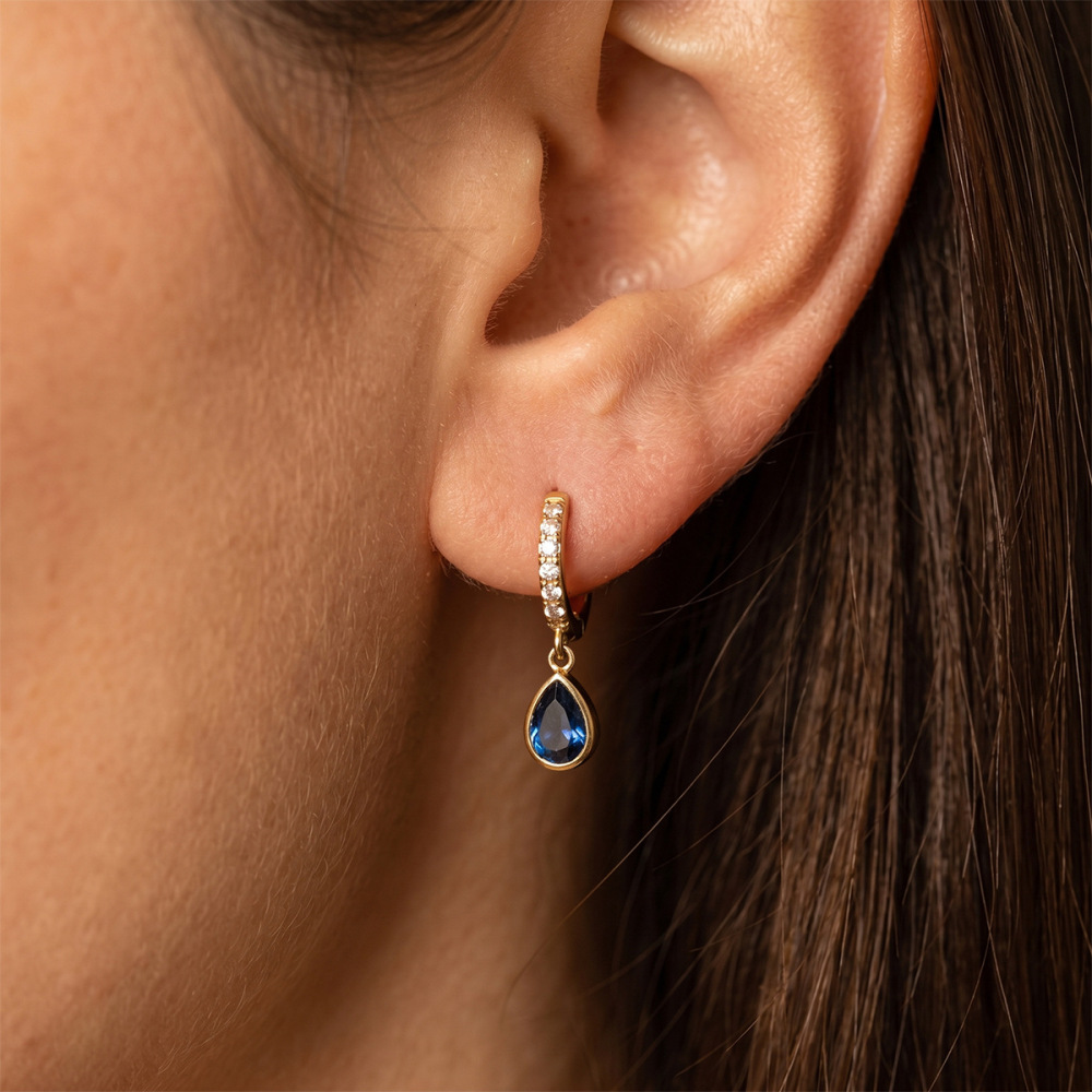 Boucles D'Oreilles Pendantes Pour Femme, Élégantes Et Géométriques, En Acier Inoxydable Doré Et Zircon, Étanches, De La Collection Luxueuse Series. Image4