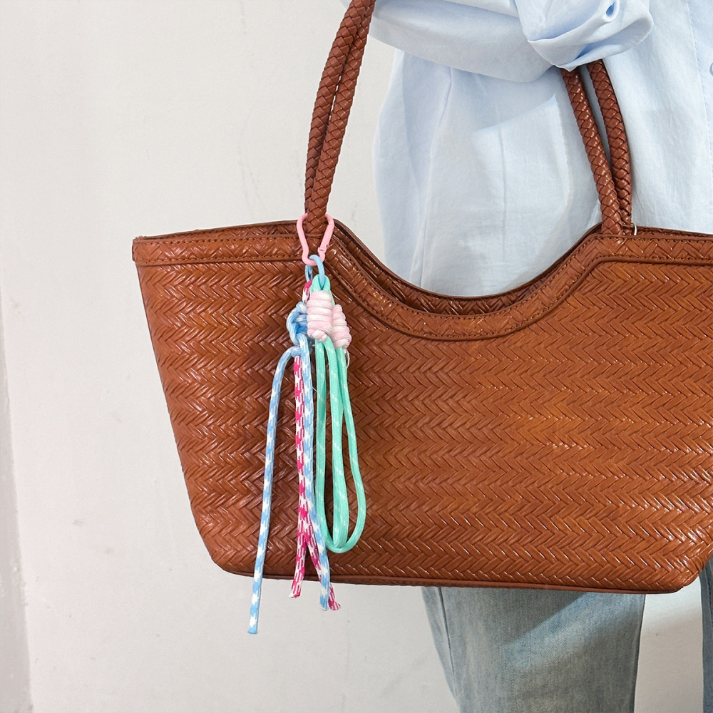 Breloques De Sac En Résine Multicolores Torsadées, Style Décontracté, En Forme De Cœur, Collection Simple Image3