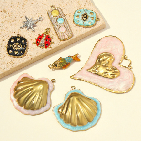 Pendentifs classiques pour femmes, style rectangulaire, en acier inoxydable, couleur or, avec motif animal de dessin animé. 2