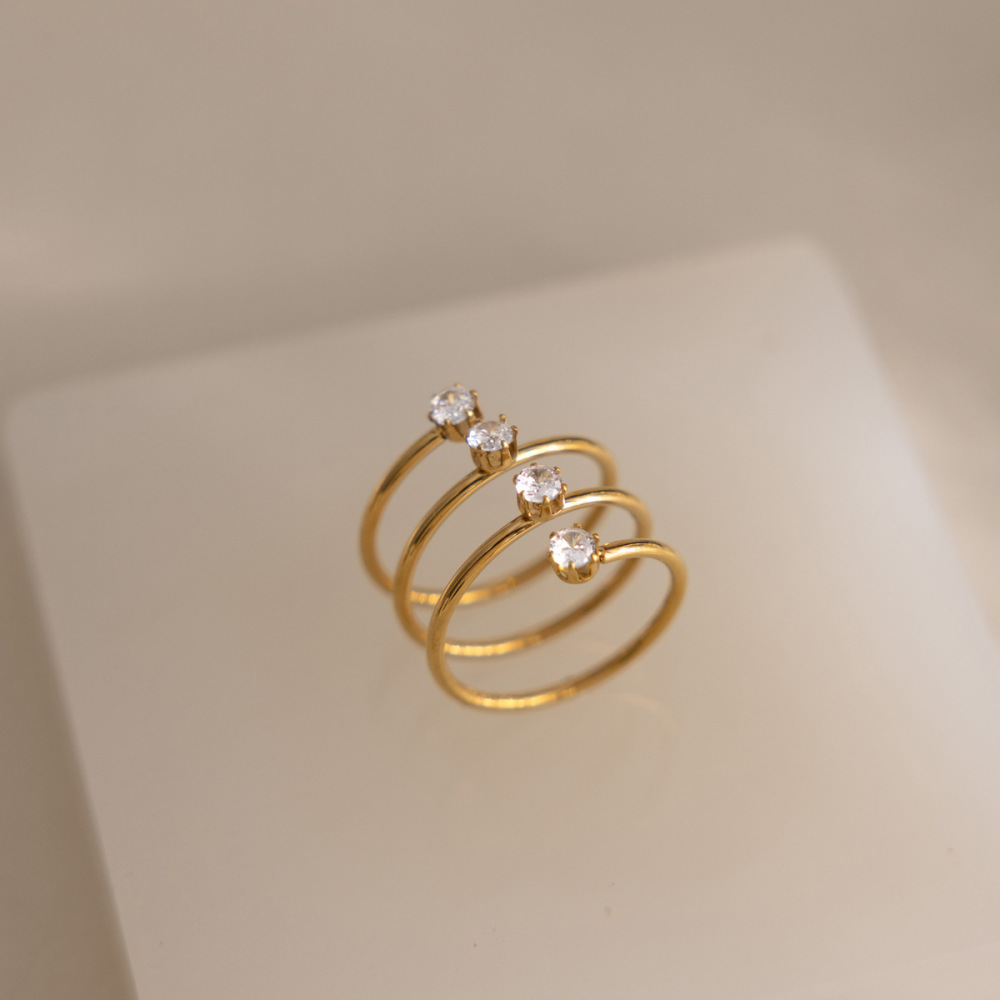Bagues Pour Femmes En Acier Inoxydable, Couleur Or, Avec Zircon Et Forme Simple Ronde, Étanches. Image2