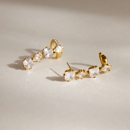 Boucles d'oreilles puces pour femmes, luxueuses et simples, en acier inoxydable imperméable, couleur or, ornées de zircon, forme triangulaire patchwork. 2
