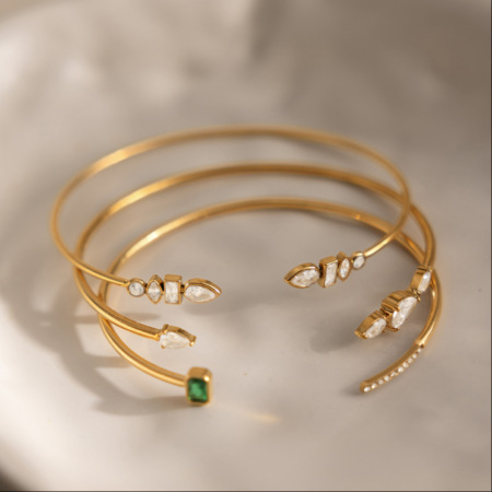 Bracelet manchette pour femme Simple Series Daily, forme irrégulière, en acier inoxydable, étanche, couleur or, avec zircon.