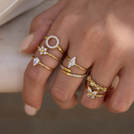 Bagues pour femmes en acier inoxydable doré, ornées de fleurs et de papillons, avec zircon et pierres précieuses.