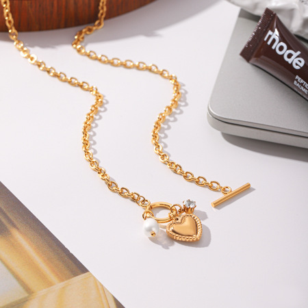 Colliers pendentifs pour femmes Simple Series Daily Heart en acier inoxydable étanche couleur or avec zircon 2
