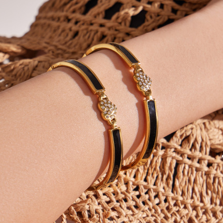Bracelet jonc élégant en acier inoxydable doré avec strass, orné d'un cœur, collection classique 2