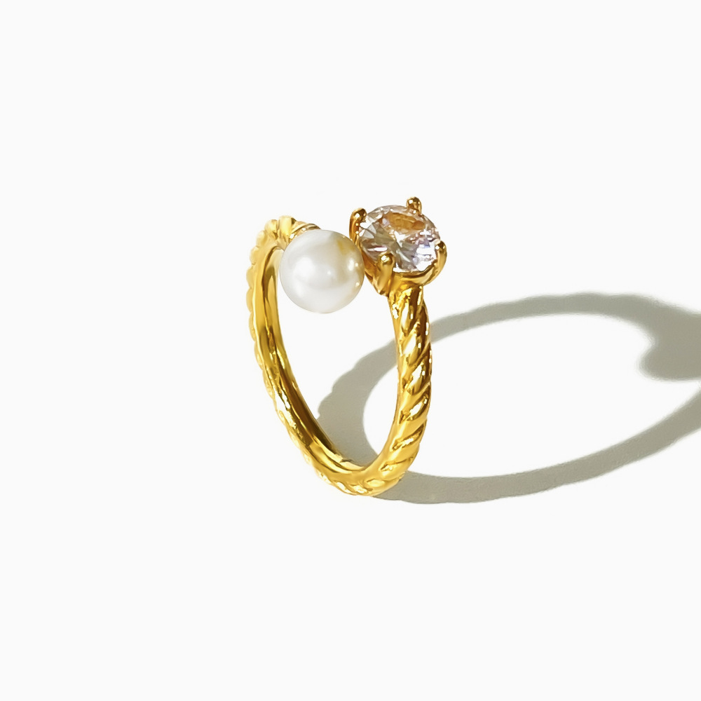 Bague Pour Femme En Acier Inoxydable Doré, Ornée D'Un Zircon Et D'Une Perle Artificielle, Ornée D'Un Cercle Simple Et Étanche. Image5