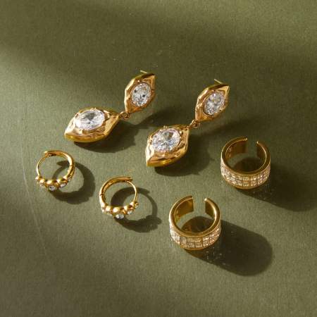 Boucles d'oreilles pendantes pour femmes, style rétro, en acier inoxydable, étanches, couleur or, avec zircon. Collection classique.