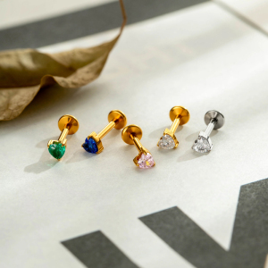 Boucles D'Oreilles Piercing Pour Femme, En Alliage De Titane Doré Avec Zircon, En Forme De Cœur, Collection Simple. h5 Image4