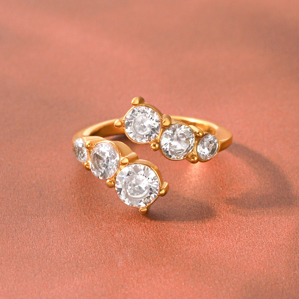 Bagues Pour Femmes Simple Series Daily Circle En Acier Inoxydable Étanche Couleur Or Avec Zircon Et Pierre Précieuse Image6
