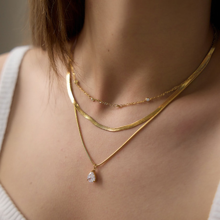 Colliers pour femmes avec pendentif goutte d'eau luxueux et élégant en acier inoxydable, couleur or, étanche, orné de zircon. 2