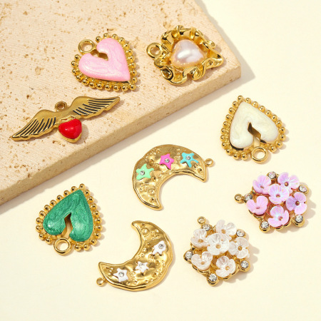 Pendentifs pour femmes de la série Luxueuse, à faire soi-même, en acier inoxydable, couleur or, motif fleur, cœur et lune. Design étanche. 2