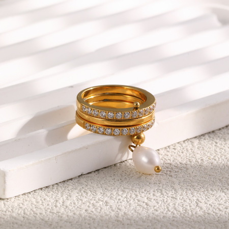 Bagues pour femmes de la luxueuse collection Circle en acier inoxydable, étanches, couleur or, zircon et perle.