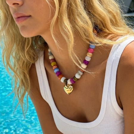 Colliers de perles acryliques en forme de cœur de la série romantique pour femmes 2