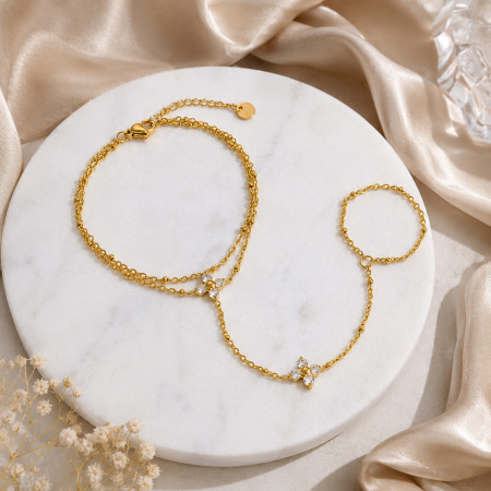 Chaîne de main pour femme Simple Clover en acier inoxydable étanche couleur or et zircon