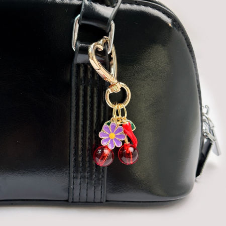 Breloques de sac en résine Simple Series Daily Flower Cerise Fraise