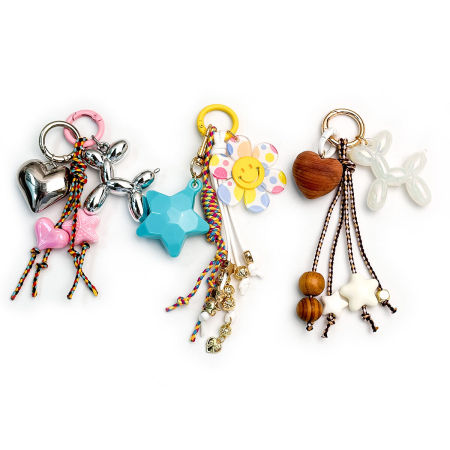 Série simple de perles mignonnes en forme de cœur et de pompon, étoiles de couleurs assorties, breloques pour sac en bois tissé 2