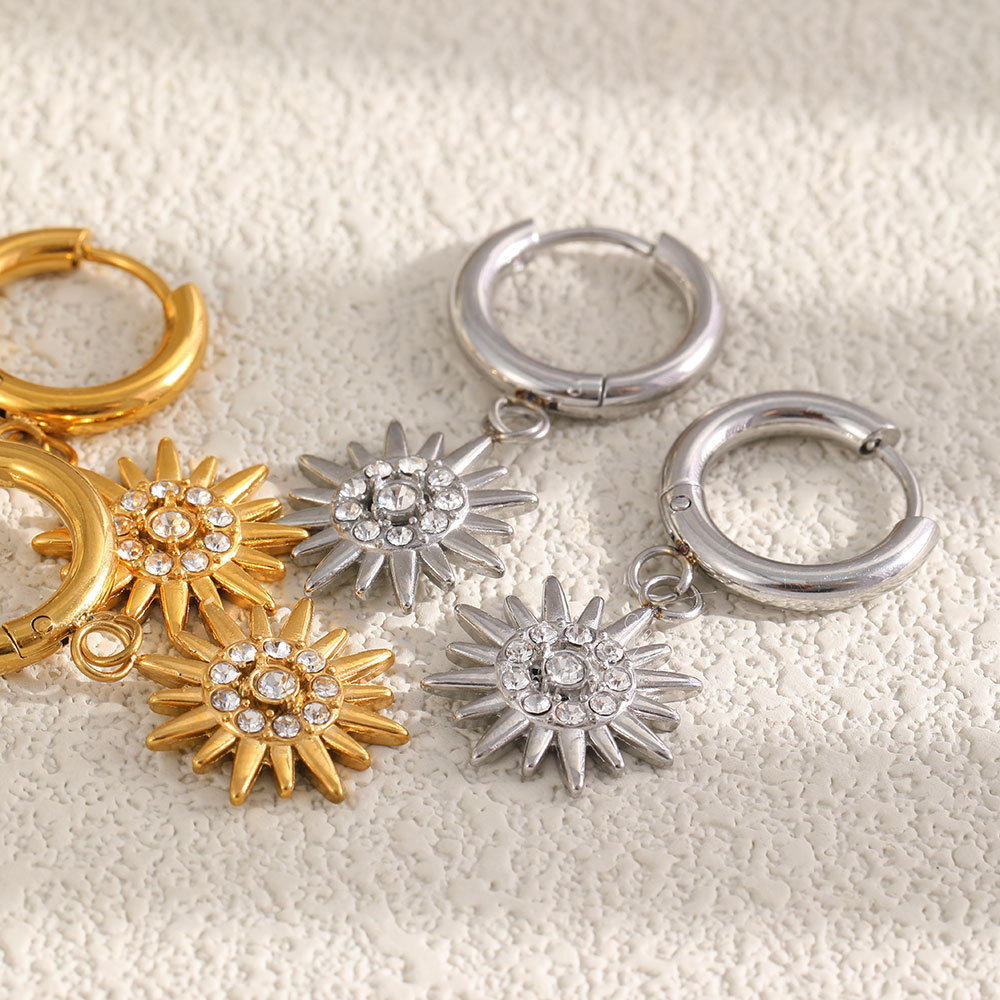 Boucles D'Oreilles Pendantes Pour Femme, Style Rétro Soleil, En Acier Inoxydable, Étanches, Couleur Or, Ornées De Strass. Image4