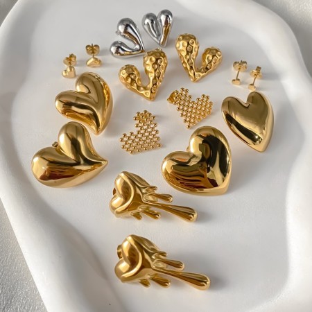 Boucles d'oreilles puces pour femmes, forme cœur irrégulière et douce, en acier inoxydable étanche, couleur or, collection Simple.