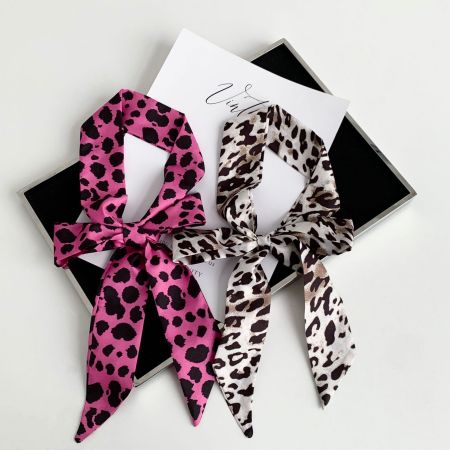 Écharpes d'été en polyester à imprimé léopard rétro de la collection Simple Series