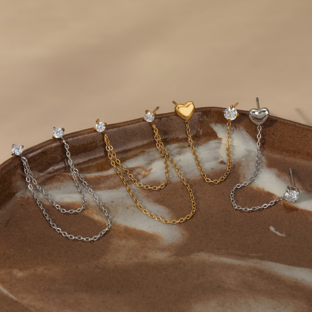 Boucles d'oreilles puces pour femmes, en acier inoxydable imperméable, couleur or, avec pompon en forme de cœur et zircon.