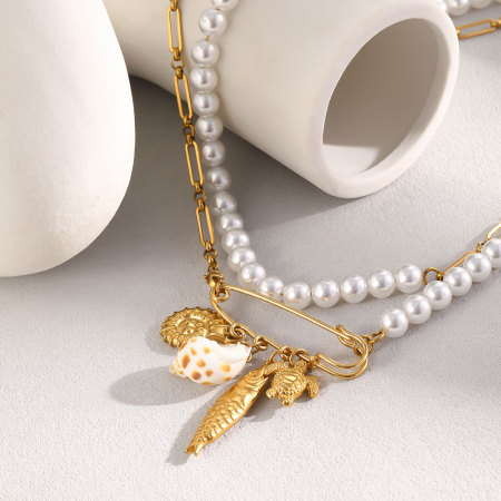 Collier long pour femme, en acier inoxydable, couleur or, orné de perles romantiques et de fils de coquillage.