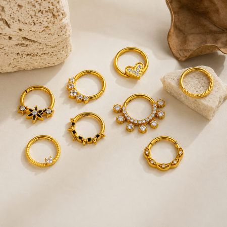 Piercing de nez pour femme, en acier inoxydable, couleur or, avec zircon et motif floral en forme de cœur.